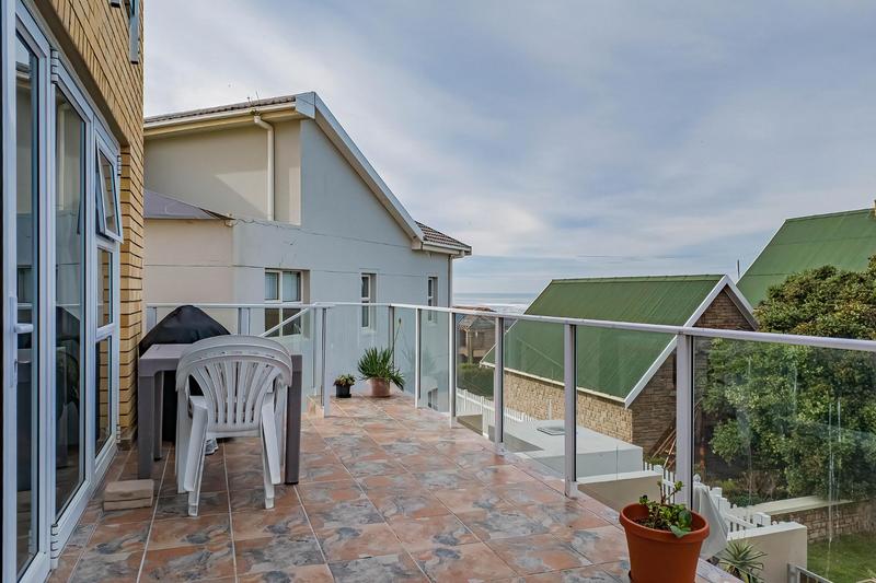 9 Bedroom Property for Sale in Outeniqua Strand Western Cape